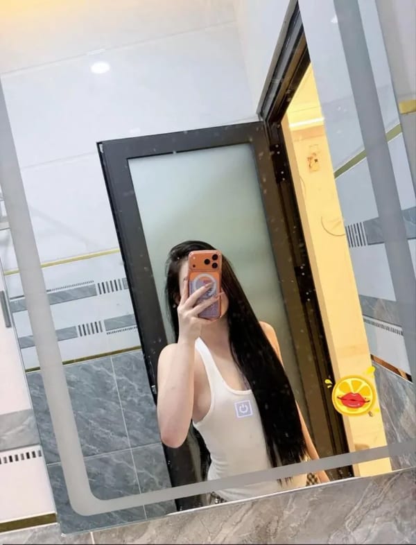 NEW BÉ TRINH DÁNG CAO DA TRẮNG,NGOAN HIỀN CHIỀU KHÁCH