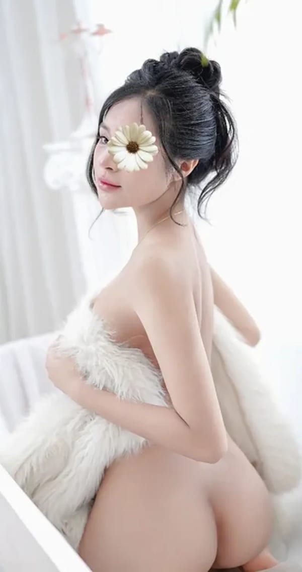 QUỲNH HƯƠNG- 2K4 EM GÁI NON TƠ CỰC XINH CỰC DÂM