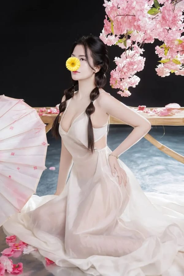 BÉ LUCKY DÁNG CHUẨN MỚI ĐI LÀM LẦN ĐẦU 