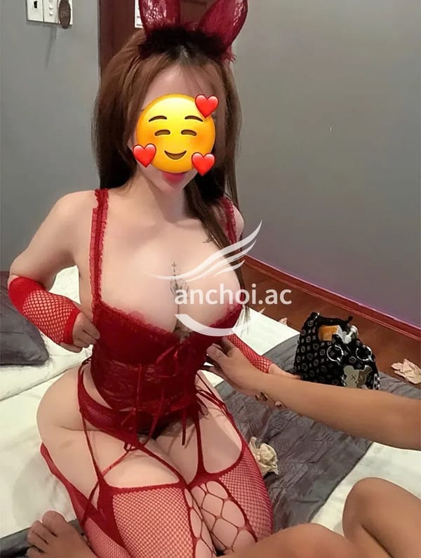 Bé trẻ đẹp, da trắng mông to, đã lắm nha