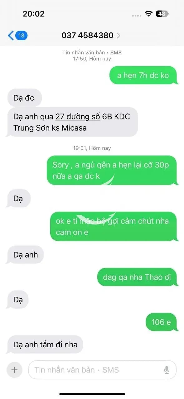 Gặp em gái quá xinh đẹp và dễ thương, người thơm phức, làm tình nhẹ nhàng và tìn