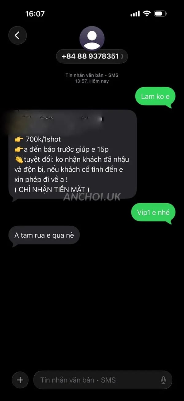 nhìn hình là ấn tượng với quả body khủng của em rồi, gặp tận mặt còn nứng nừng n